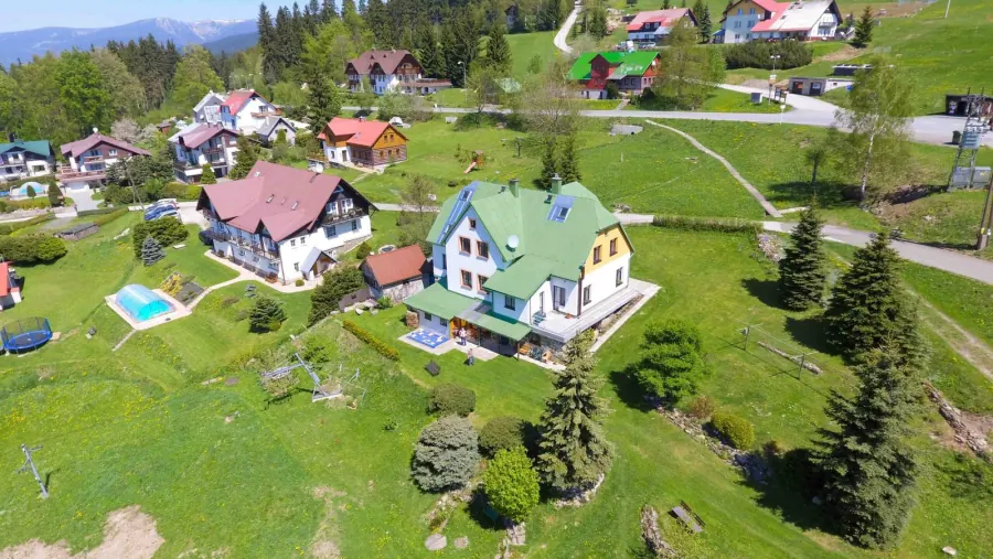 Louky nad údolím
